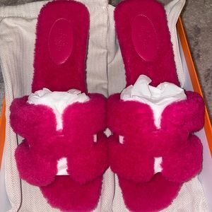 Hermes Shearling Oran Fur Hot Pink Sandal sz 40